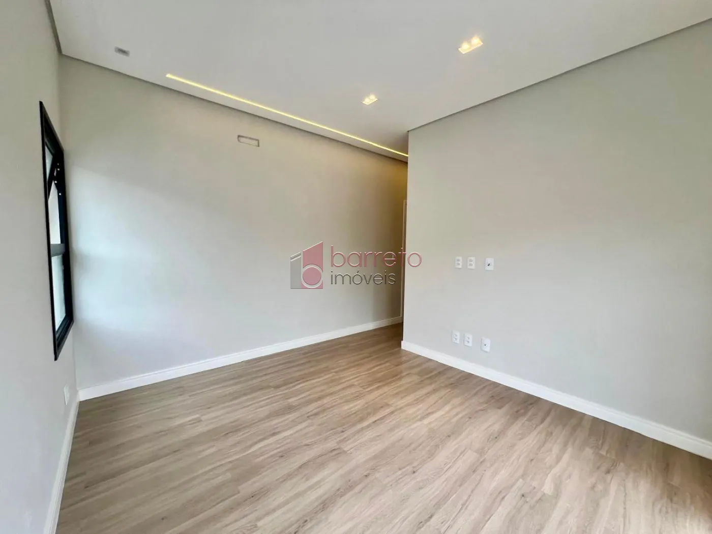 CASA À VENDA NO CONDOMÍNIO PARQUE DAS CAMÉLIAS – MEDEIROS – JUNDIAÍ/SP