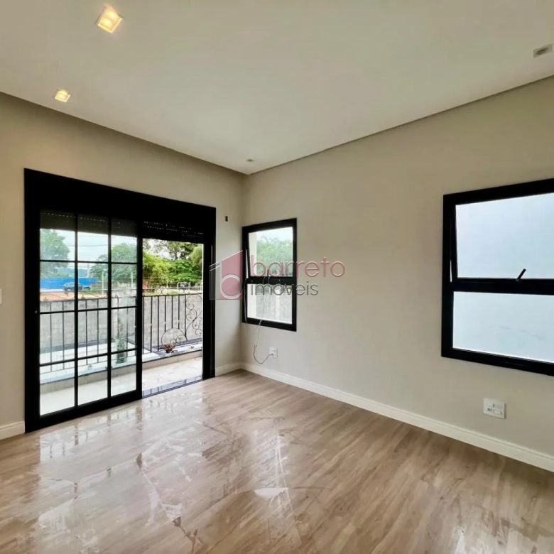 CASA À VENDA NO CONDOMÍNIO PARQUE DAS CAMÉLIAS – MEDEIROS – JUNDIAÍ/SP