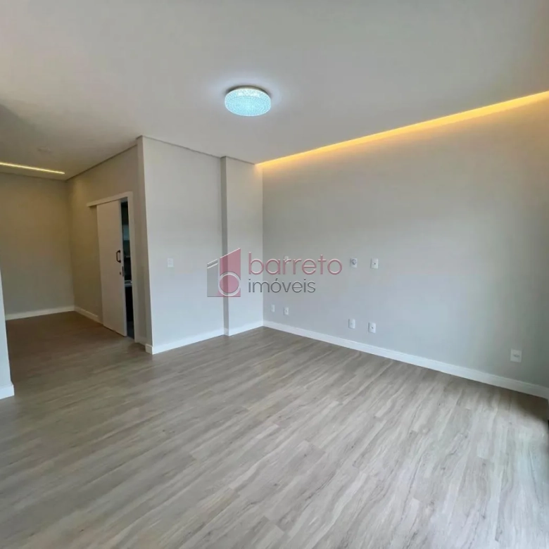 CASA À VENDA NO CONDOMÍNIO PARQUE DAS CAMÉLIAS – MEDEIROS – JUNDIAÍ/SP
