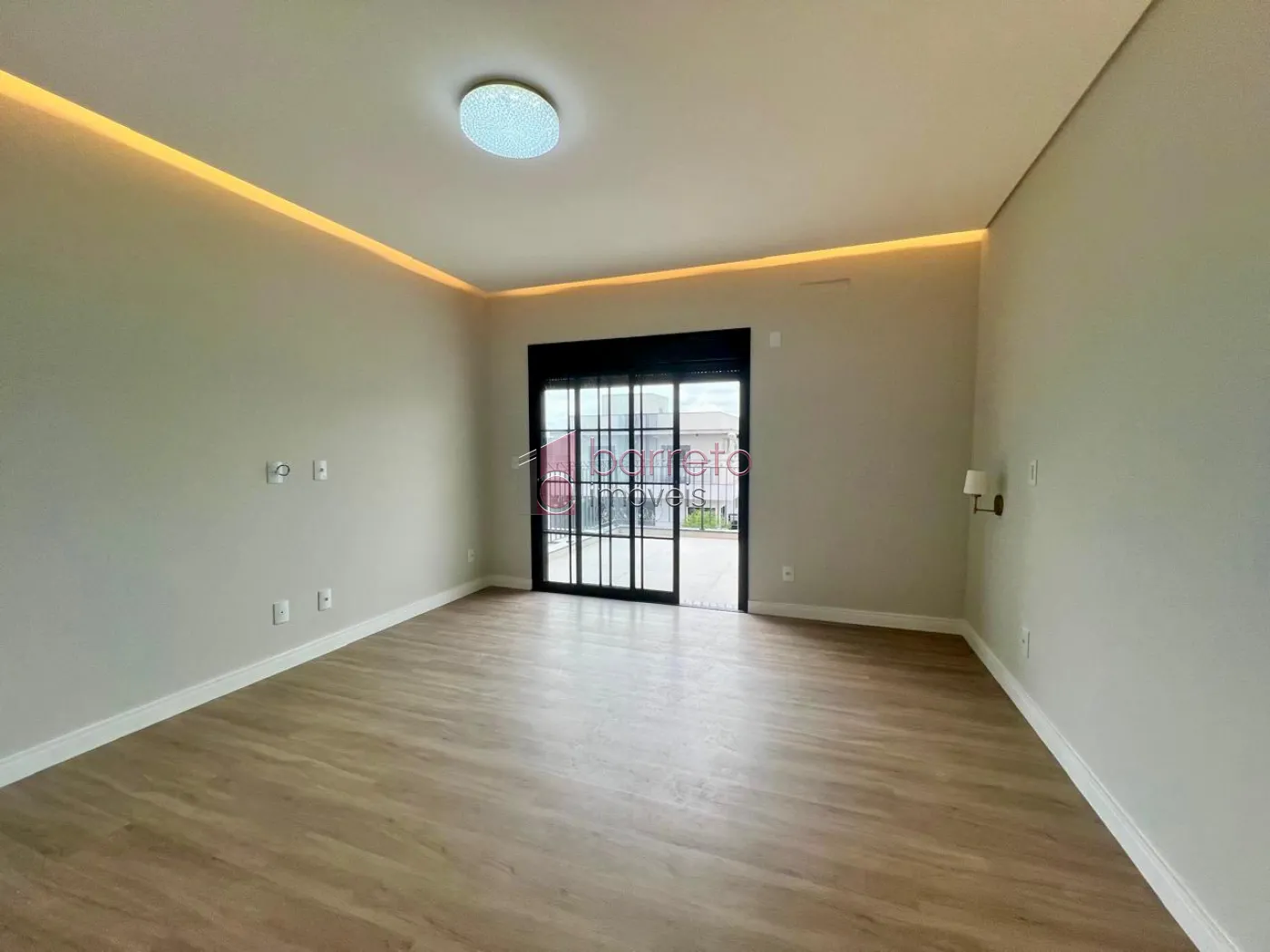 CASA À VENDA NO CONDOMÍNIO PARQUE DAS CAMÉLIAS – MEDEIROS – JUNDIAÍ/SP