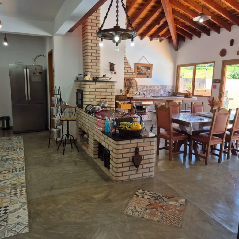 CASA À VENDA NO CONDOMÍNIO TEREZA CRISTINA – JUNDIAÍ/SP
