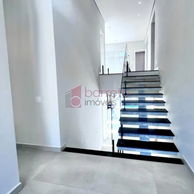 CASA COM 04 SUÍTES À VENDA NO CONDOMÍNIO RESERVA DA SERRA – JUNDIAÍ/SP