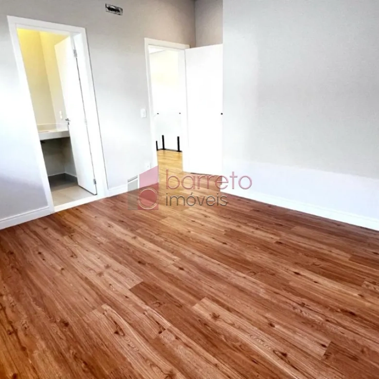 CASA COM 04 SUÍTES À VENDA NO CONDOMÍNIO RESERVA DA SERRA – JUNDIAÍ/SP