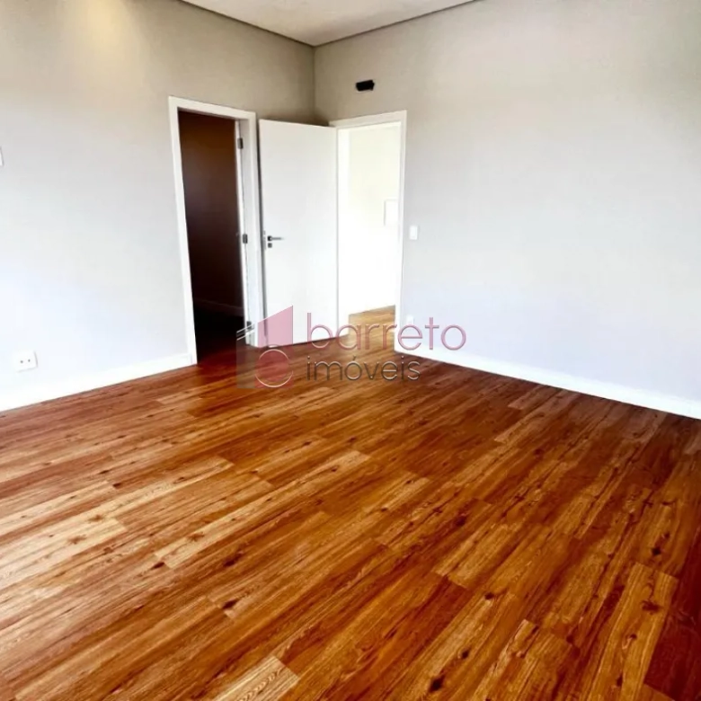 CASA COM 04 SUÍTES À VENDA NO CONDOMÍNIO RESERVA DA SERRA – JUNDIAÍ/SP