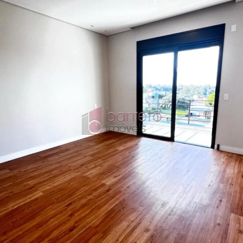 CASA COM 04 SUÍTES À VENDA NO CONDOMÍNIO RESERVA DA SERRA – JUNDIAÍ/SP