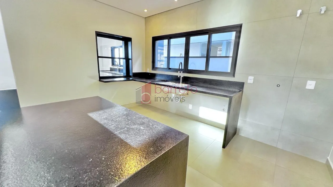 CASA COM 04 SUÍTES À VENDA NO CONDOMÍNIO RESERVA DA SERRA – JUNDIAÍ/SP