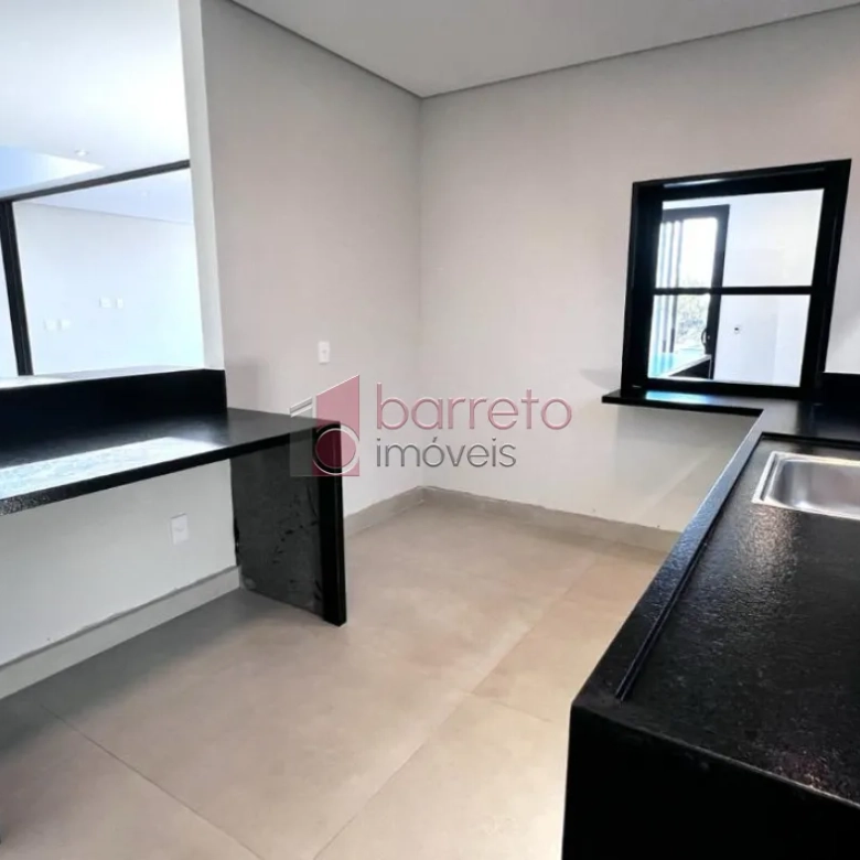 CASA COM 04 SUÍTES À VENDA NO CONDOMÍNIO RESERVA DA SERRA – JUNDIAÍ/SP