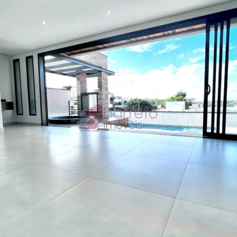 CASA COM 04 SUÍTES À VENDA NO CONDOMÍNIO RESERVA DA SERRA – JUNDIAÍ/SP