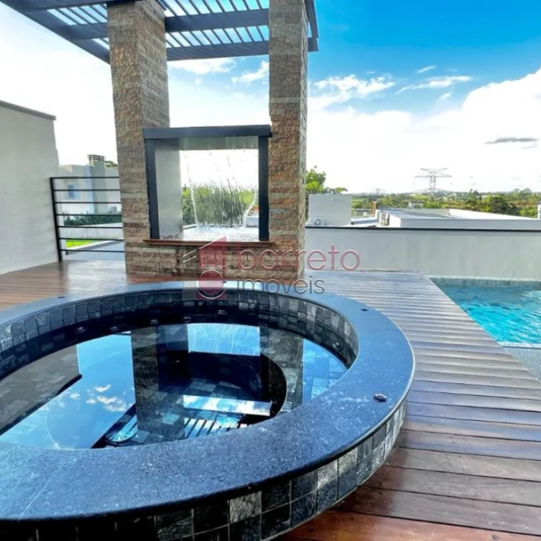 CASA COM 04 SUÍTES À VENDA NO CONDOMÍNIO RESERVA DA SERRA – JUNDIAÍ/SP