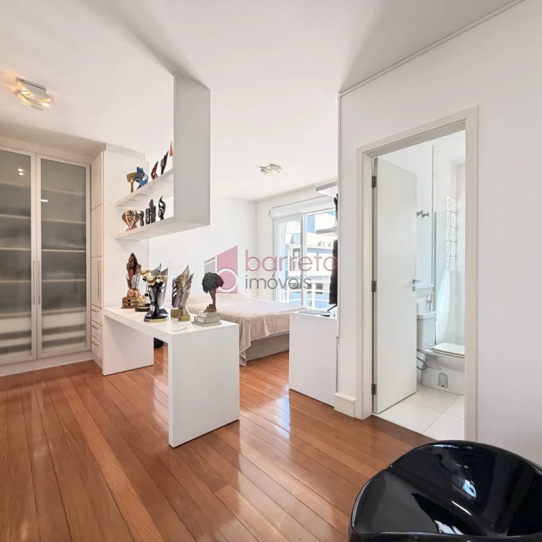 SOBRADO ALTO PADRÃO À VENDA COM 6 QUARTOS – CONDOMÍNIO PORTAL DO PARAÍSO II – JUNDIAÍ/SP