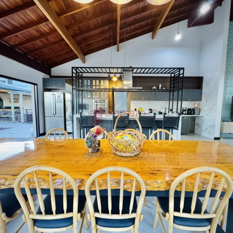CASA À VENDA NO CONDOMÍNIO TERRAS DE JUNDIAÍ NO BAIRRO DO CAXAMBÚ – JUNDIAÍ/SP
