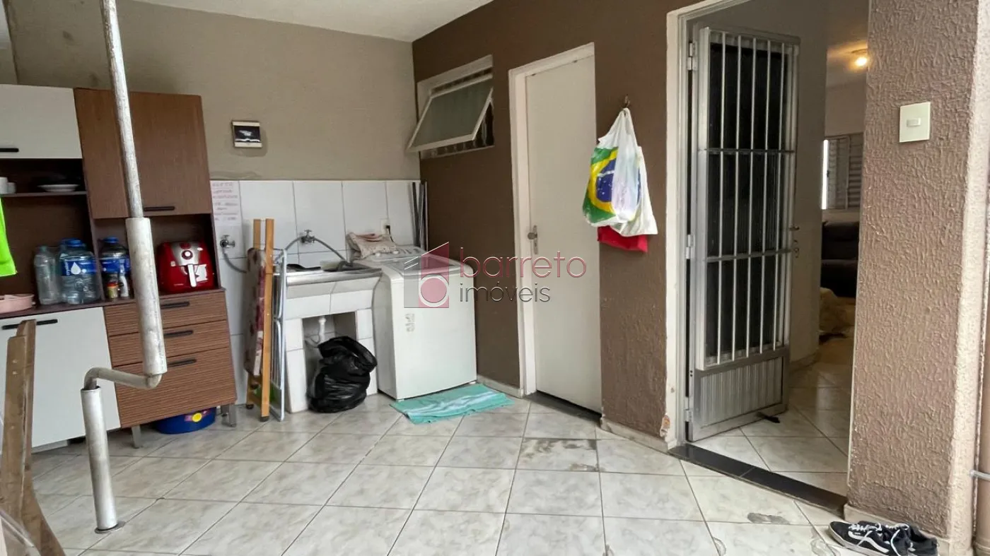 CASA COM EDÍCULA À VENDA NO BAIRRO ANHANGABAÚ EM JUNDIAÍ/SP