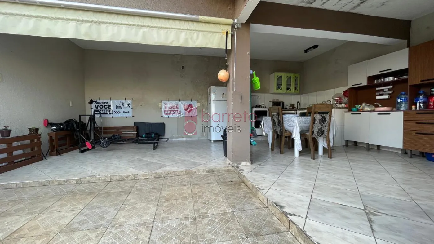 CASA COM EDÍCULA À VENDA NO BAIRRO ANHANGABAÚ EM JUNDIAÍ/SP