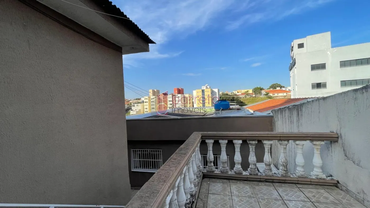 CASA COM EDÍCULA À VENDA NO BAIRRO ANHANGABAÚ EM JUNDIAÍ/SP