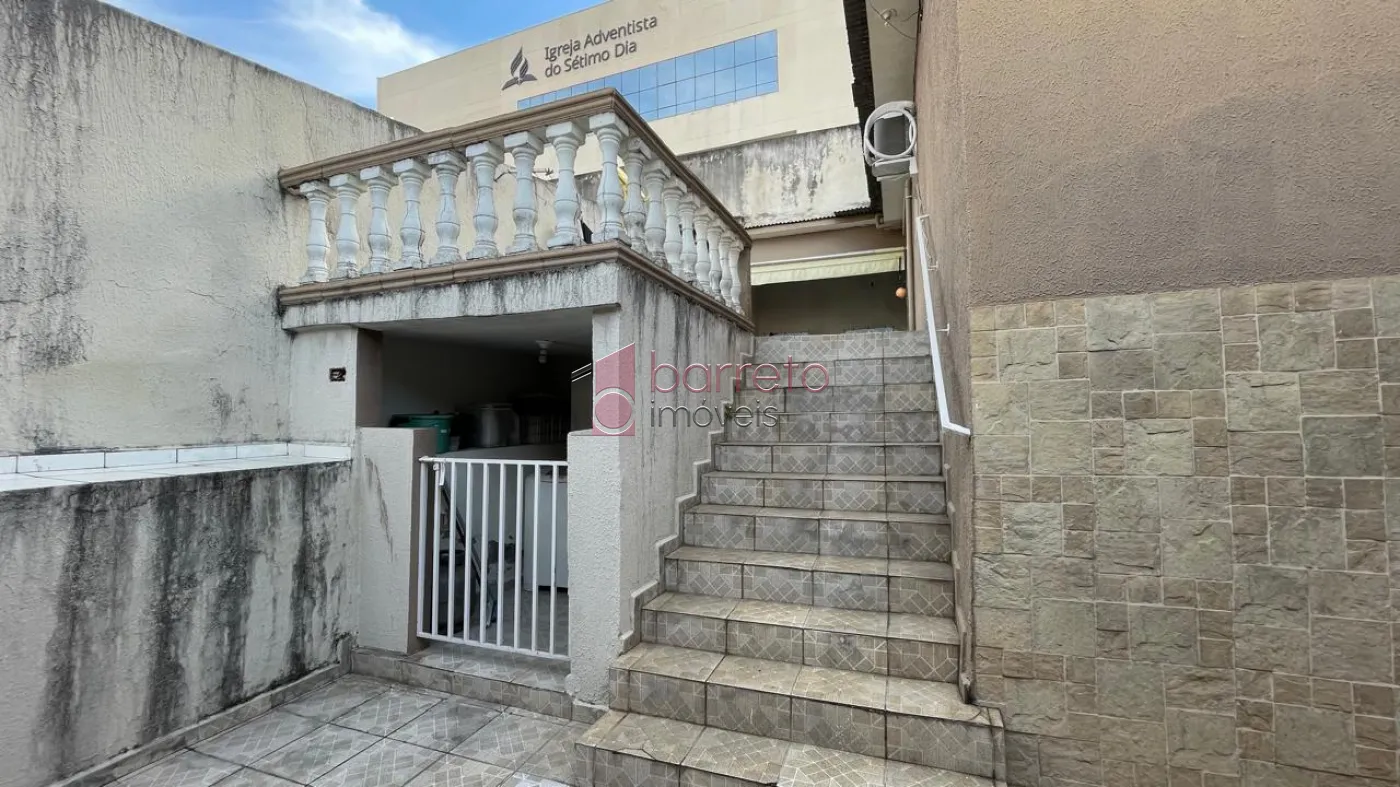 CASA COM EDÍCULA À VENDA NO BAIRRO ANHANGABAÚ EM JUNDIAÍ/SP