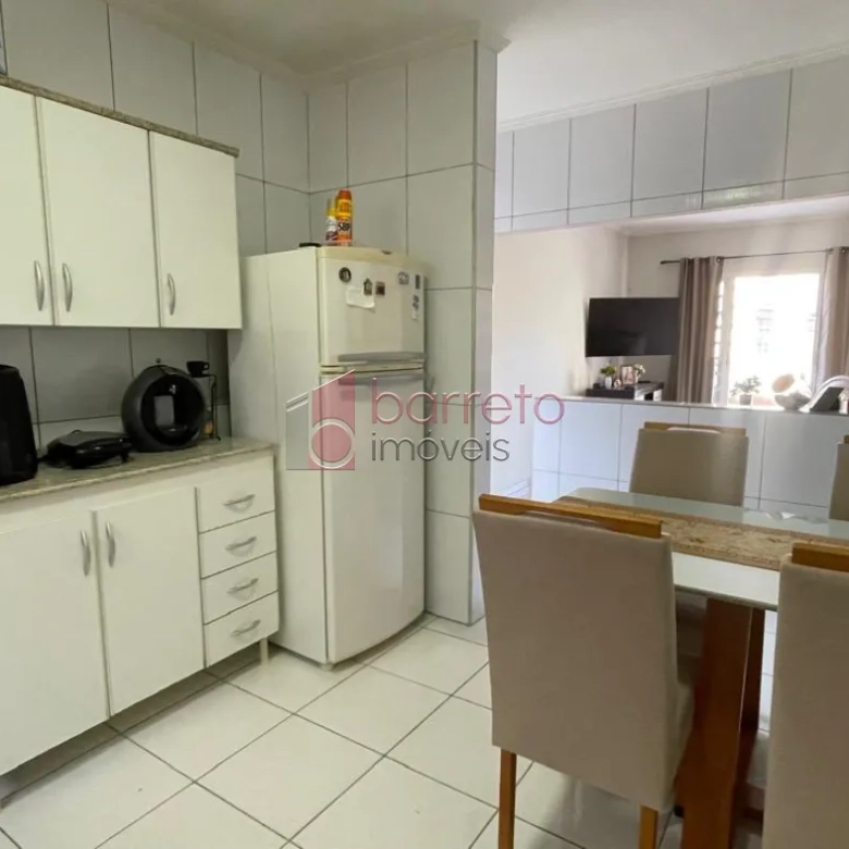 CASA COM EDÍCULA À VENDA NO BAIRRO ANHANGABAÚ EM JUNDIAÍ/SP