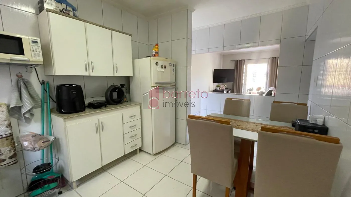 CASA COM EDÍCULA À VENDA NO BAIRRO ANHANGABAÚ EM JUNDIAÍ/SP