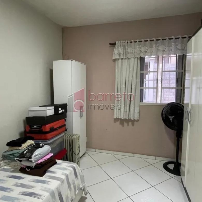 CASA COM EDÍCULA À VENDA NO BAIRRO ANHANGABAÚ EM JUNDIAÍ/SP