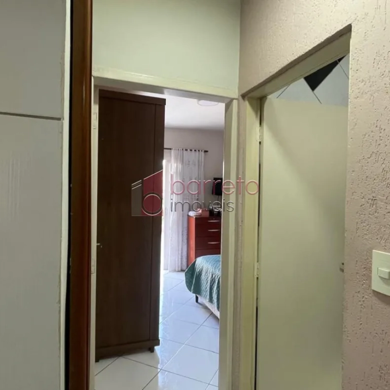 CASA COM EDÍCULA À VENDA NO BAIRRO ANHANGABAÚ EM JUNDIAÍ/SP