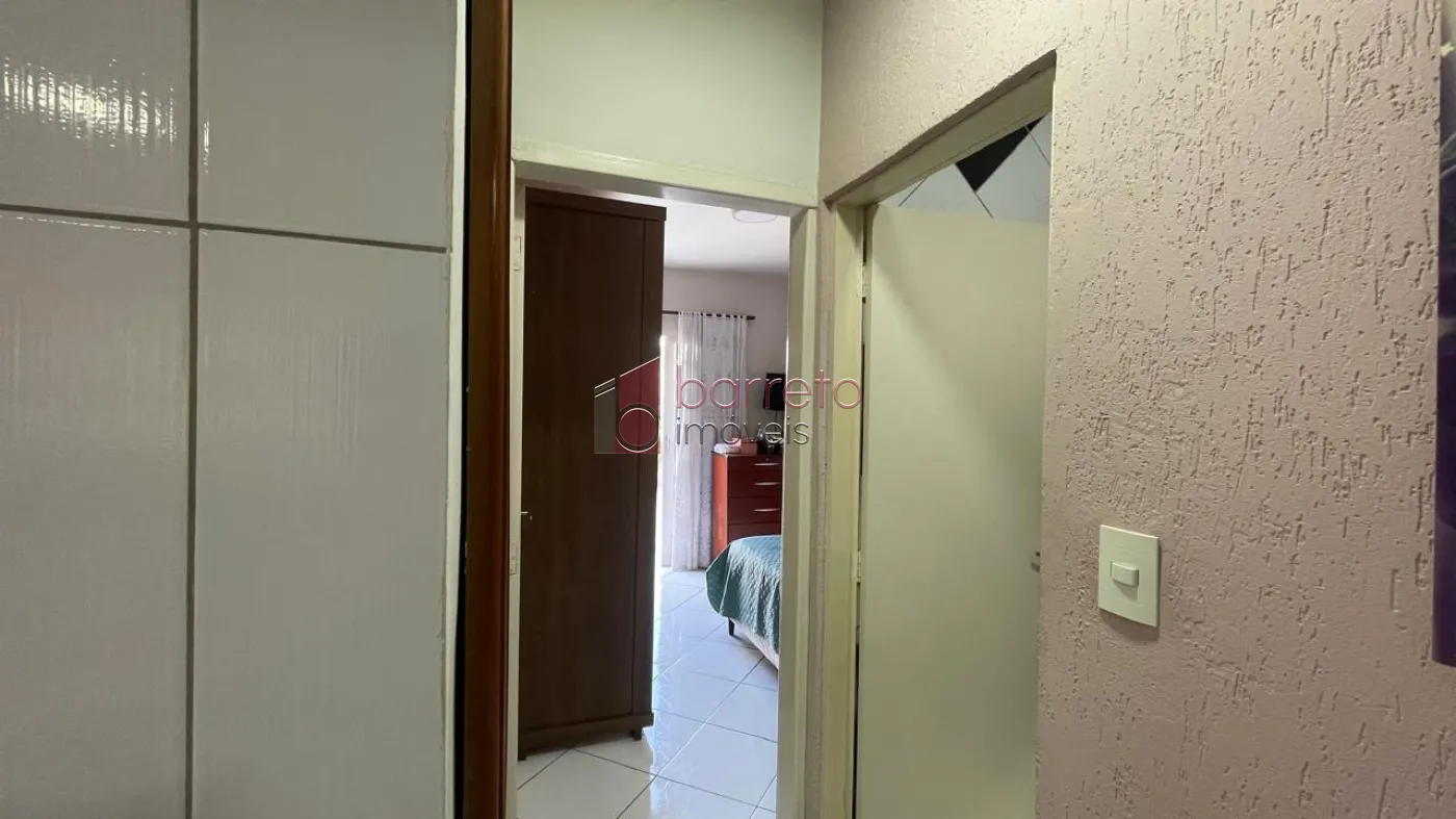 CASA COM EDÍCULA À VENDA NO BAIRRO ANHANGABAÚ EM JUNDIAÍ/SP