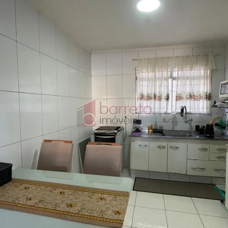 CASA COM EDÍCULA À VENDA NO BAIRRO ANHANGABAÚ EM JUNDIAÍ/SP