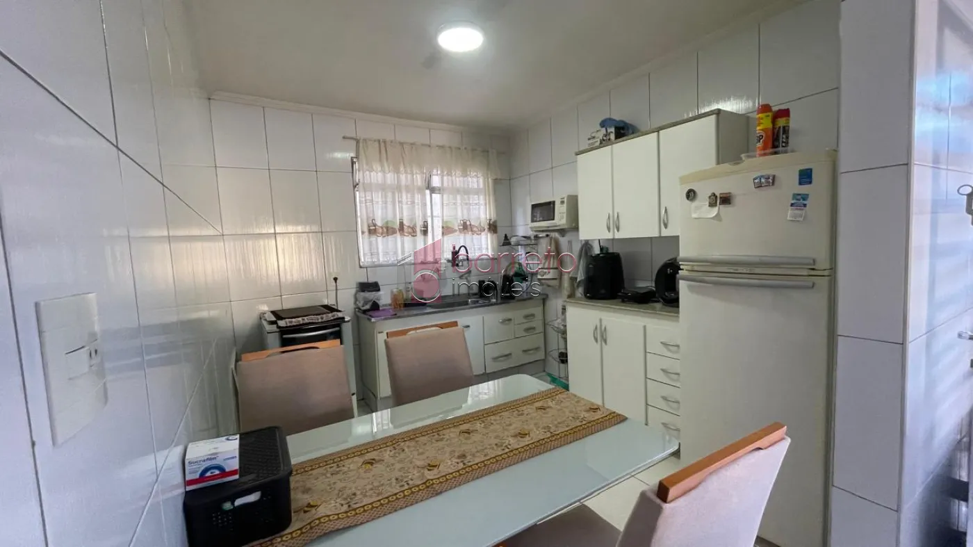 CASA COM EDÍCULA À VENDA NO BAIRRO ANHANGABAÚ EM JUNDIAÍ/SP