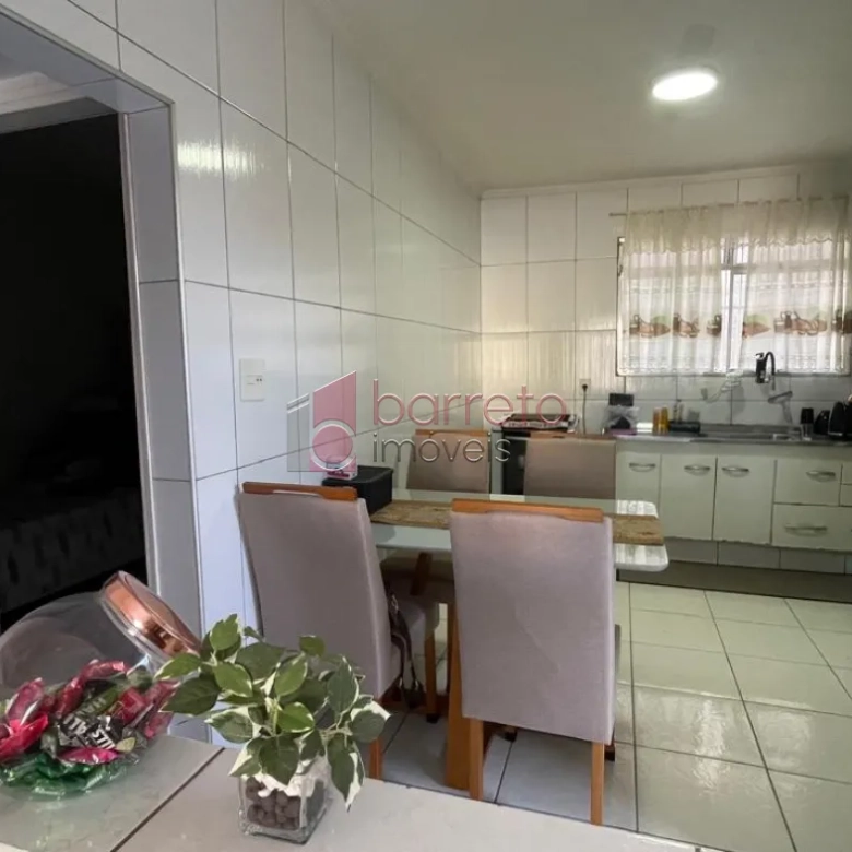 CASA COM EDÍCULA À VENDA NO BAIRRO ANHANGABAÚ EM JUNDIAÍ/SP