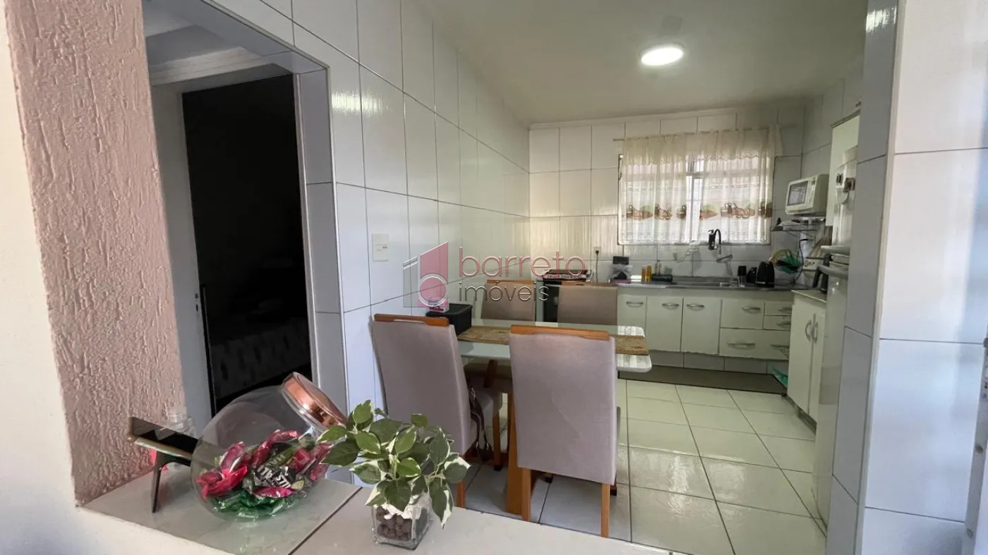 CASA COM EDÍCULA À VENDA NO BAIRRO ANHANGABAÚ EM JUNDIAÍ/SP