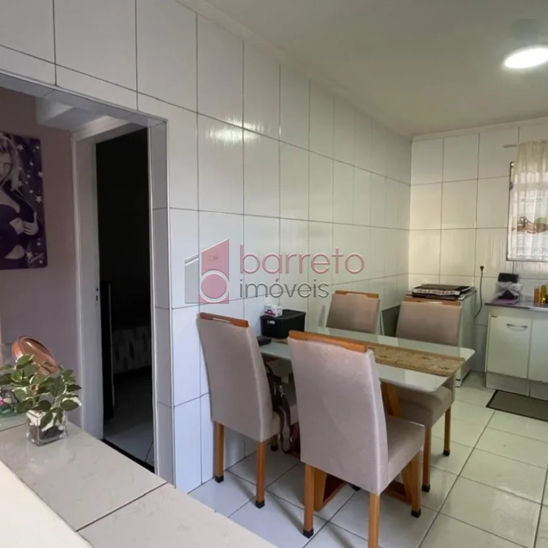 CASA COM EDÍCULA À VENDA NO BAIRRO ANHANGABAÚ EM JUNDIAÍ/SP