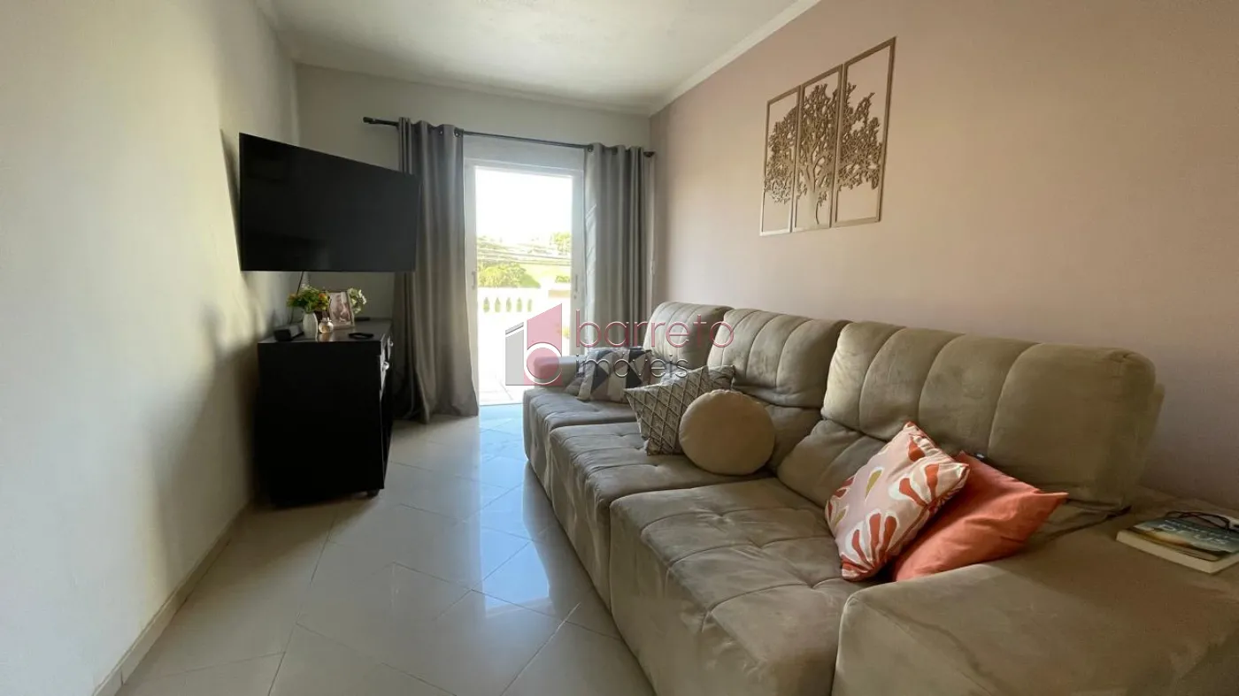 CASA COM EDÍCULA À VENDA NO BAIRRO ANHANGABAÚ EM JUNDIAÍ/SP