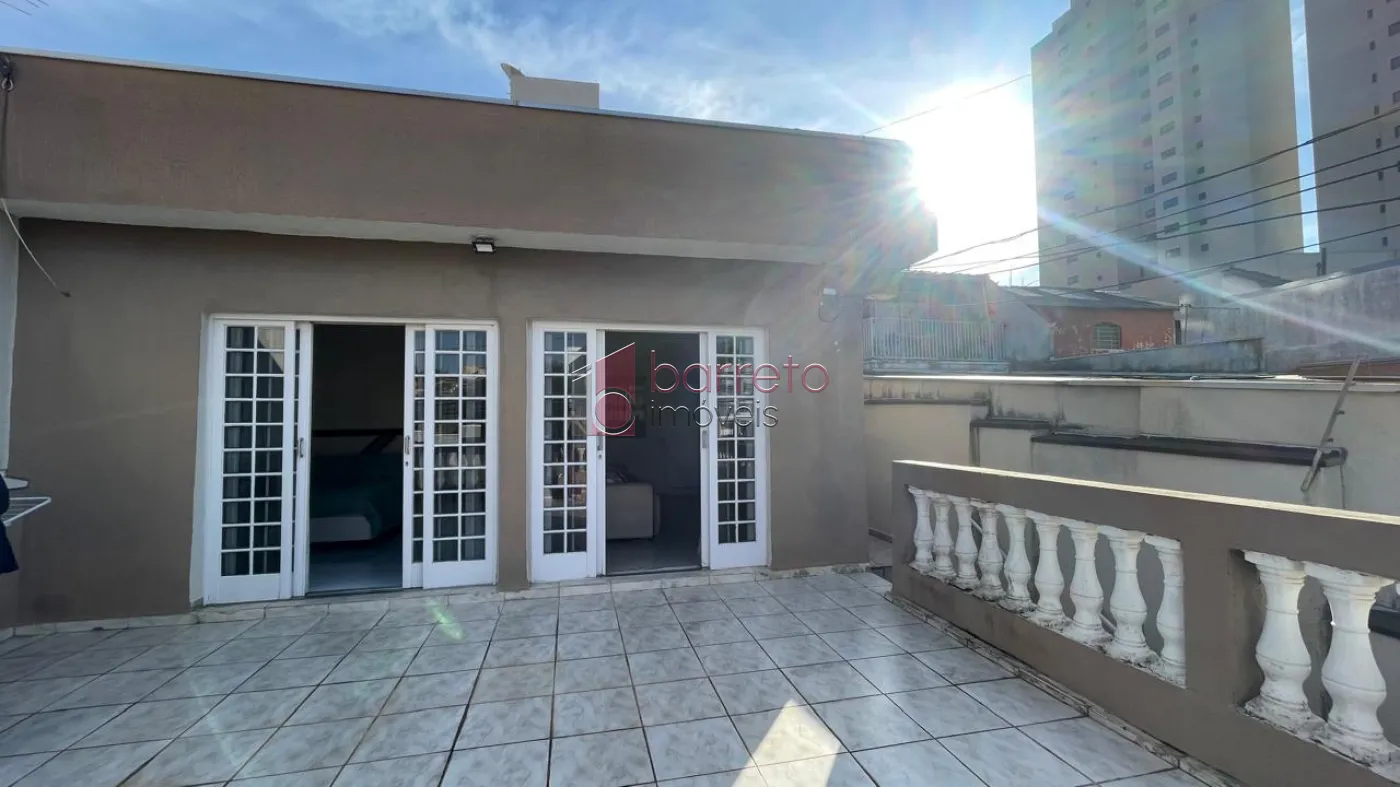CASA COM EDÍCULA À VENDA NO BAIRRO ANHANGABAÚ EM JUNDIAÍ/SP