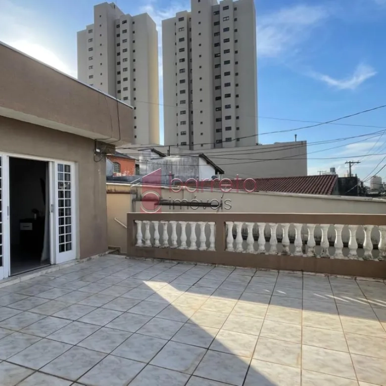 CASA COM EDÍCULA À VENDA NO BAIRRO ANHANGABAÚ EM JUNDIAÍ/SP