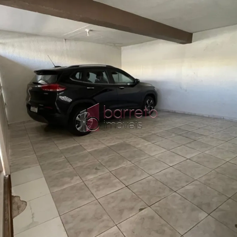 CASA COM EDÍCULA À VENDA NO BAIRRO ANHANGABAÚ EM JUNDIAÍ/SP