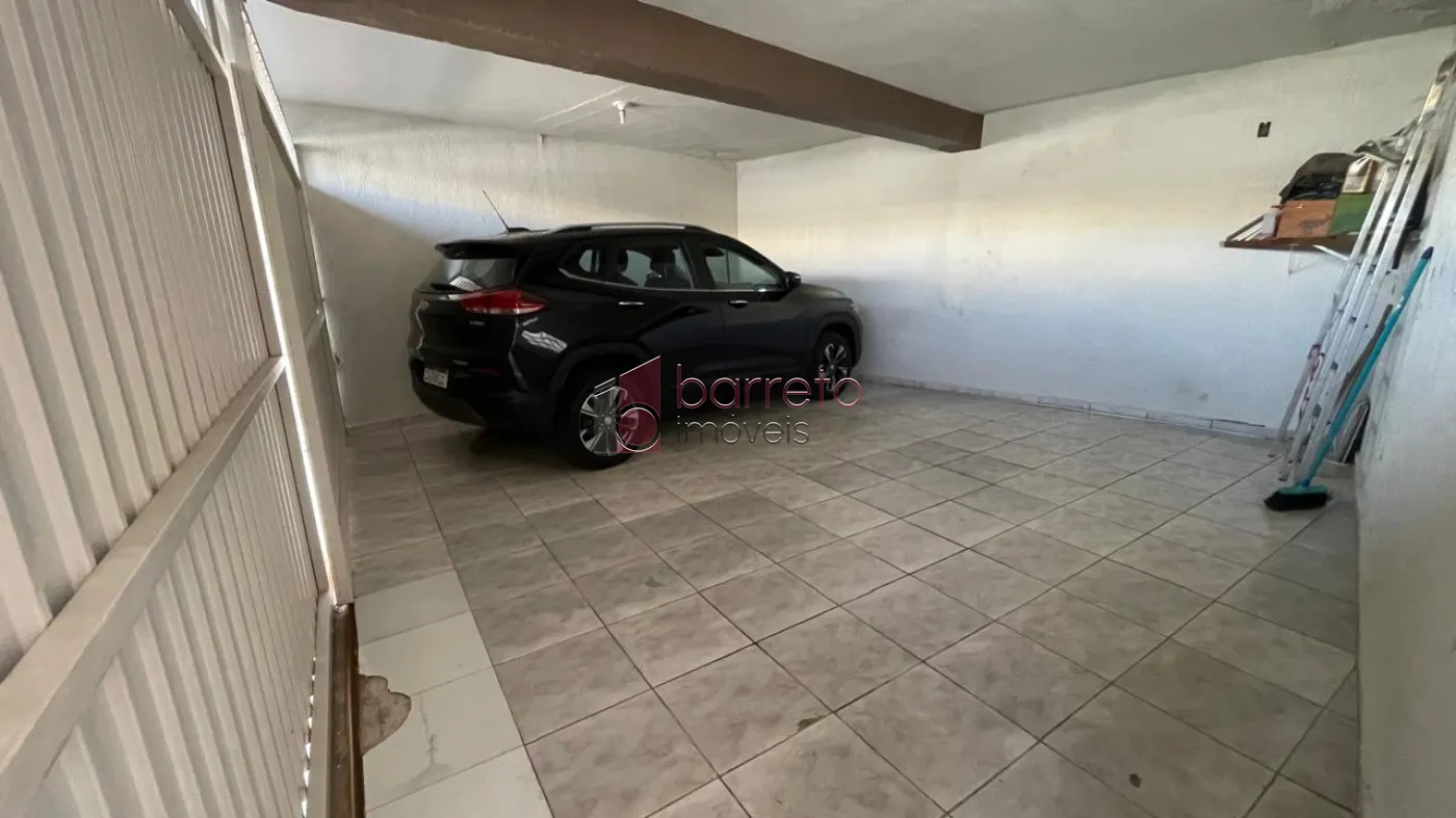 CASA COM EDÍCULA À VENDA NO BAIRRO ANHANGABAÚ EM JUNDIAÍ/SP