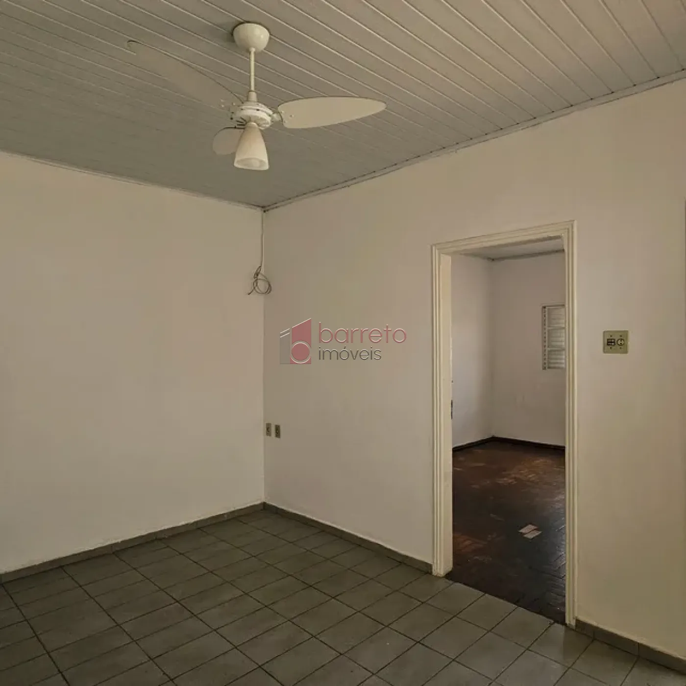 CASA À VENDA PARA USO RESIDENCIAL OU COMERCIAL NO BAIRRO ANHANGABAÚ – JUNDIAÍ/SP