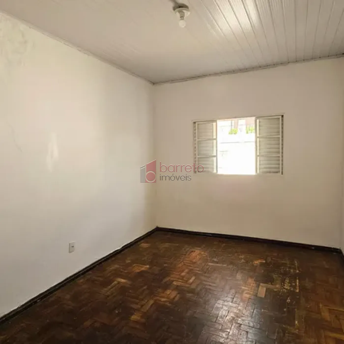 CASA À VENDA PARA USO RESIDENCIAL OU COMERCIAL NO BAIRRO ANHANGABAÚ – JUNDIAÍ/SP