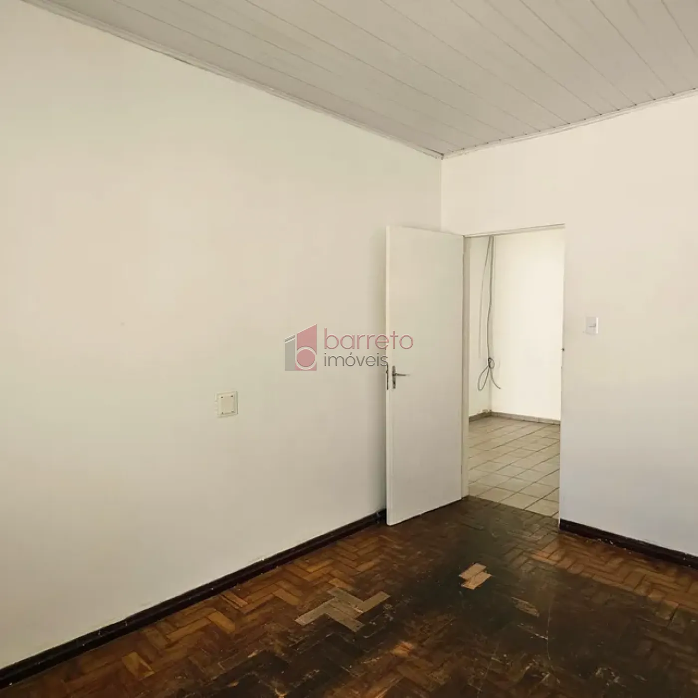 CASA À VENDA PARA USO RESIDENCIAL OU COMERCIAL NO BAIRRO ANHANGABAÚ – JUNDIAÍ/SP