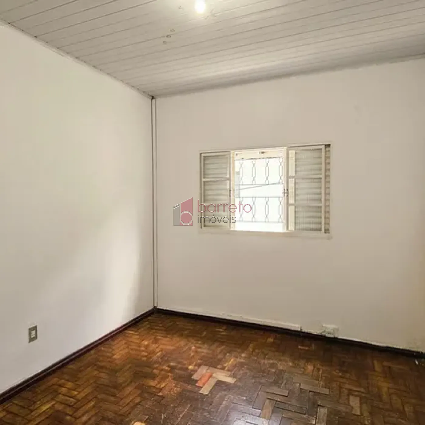 CASA À VENDA PARA USO RESIDENCIAL OU COMERCIAL NO BAIRRO ANHANGABAÚ – JUNDIAÍ/SP