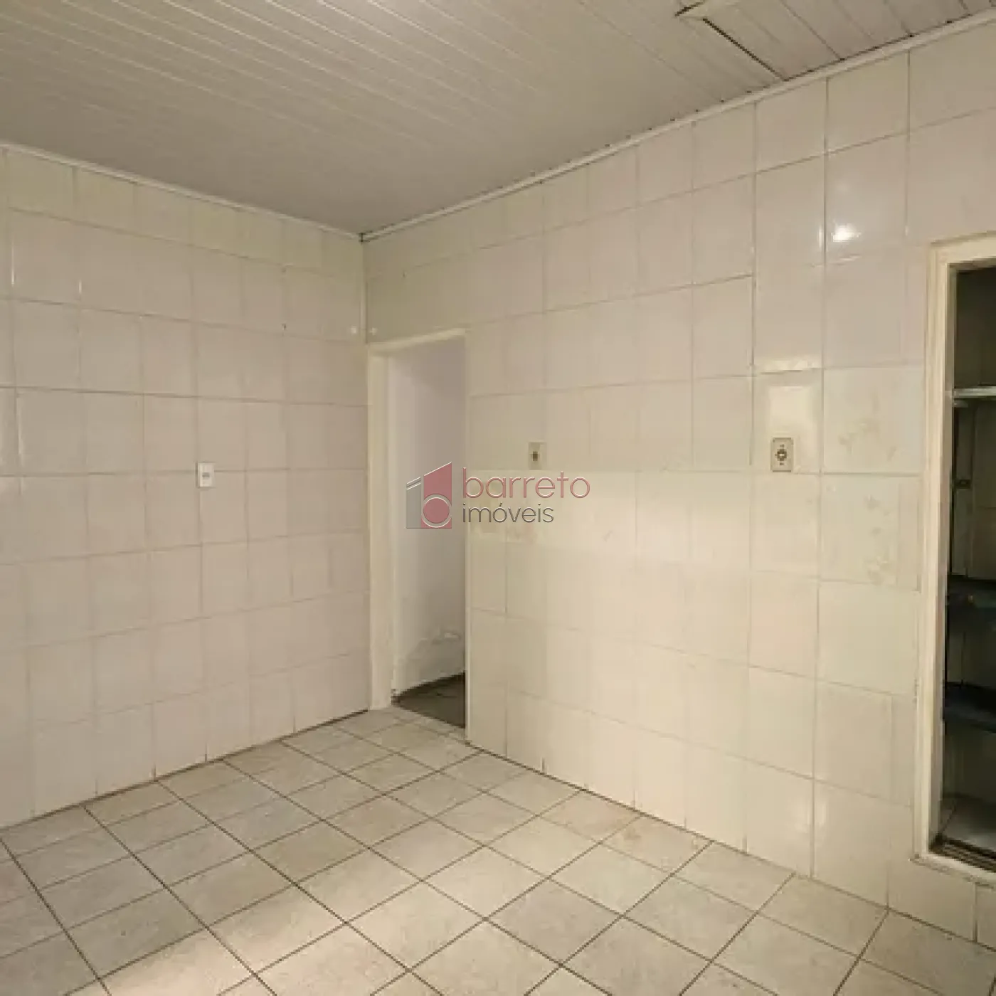 CASA À VENDA PARA USO RESIDENCIAL OU COMERCIAL NO BAIRRO ANHANGABAÚ – JUNDIAÍ/SP