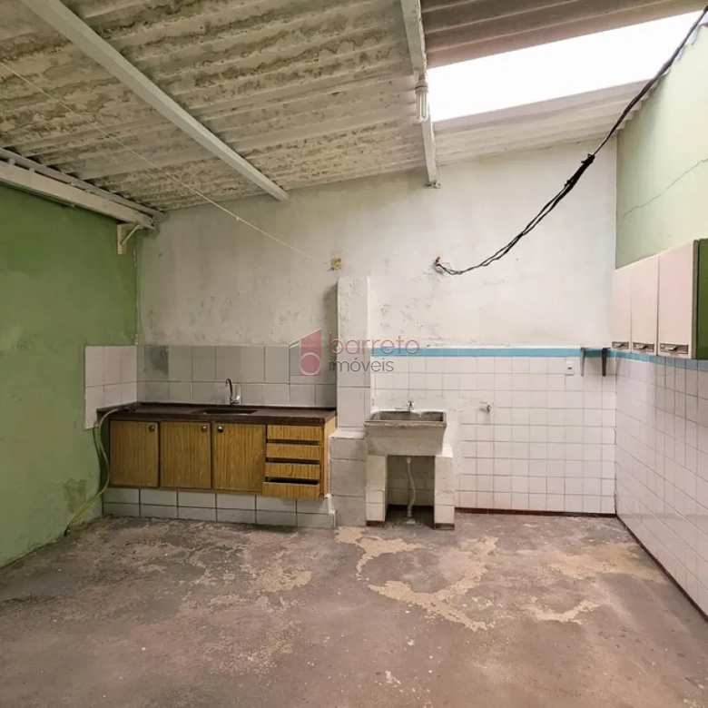 CASA À VENDA PARA USO RESIDENCIAL OU COMERCIAL NO BAIRRO ANHANGABAÚ – JUNDIAÍ/SP