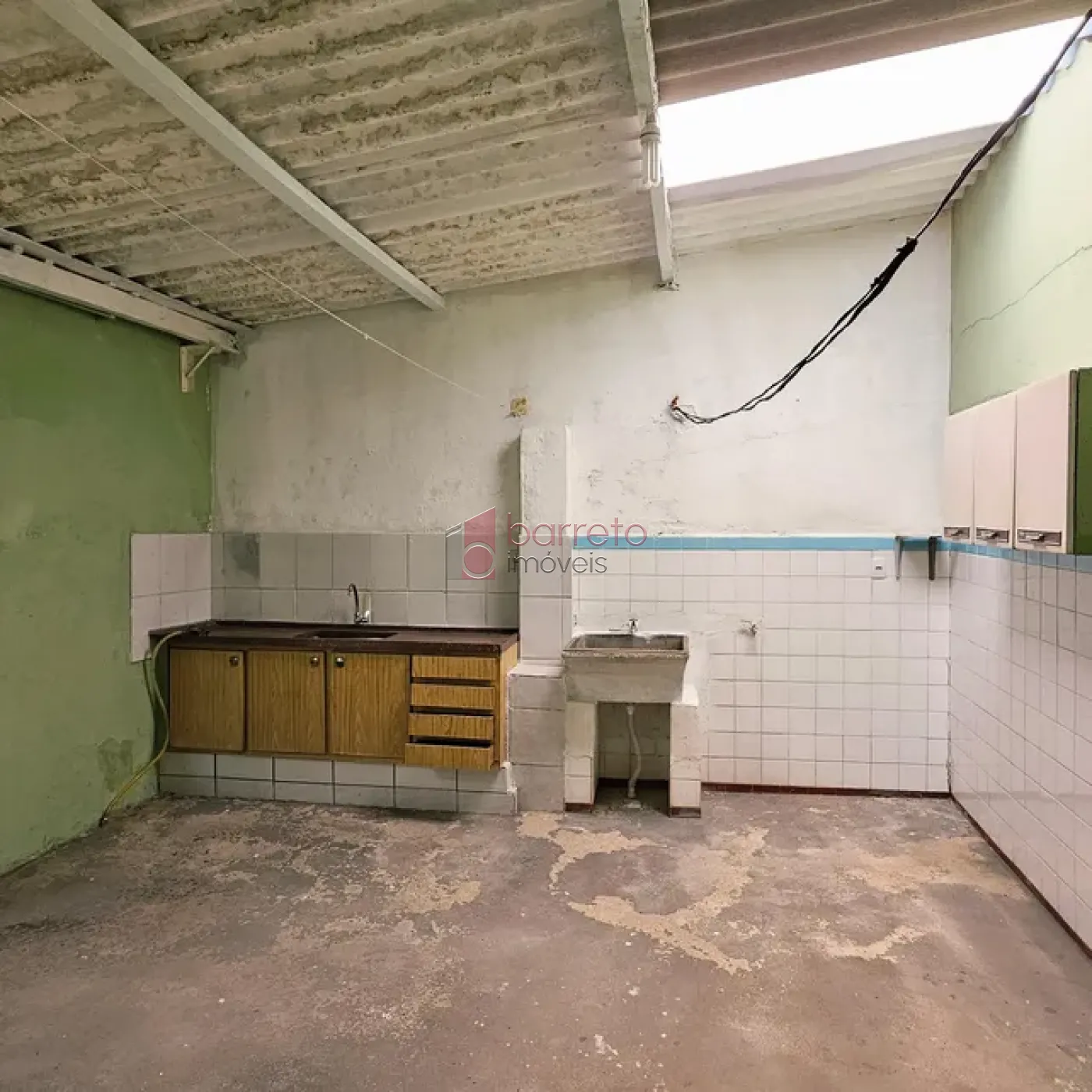 CASA À VENDA PARA USO RESIDENCIAL OU COMERCIAL NO BAIRRO ANHANGABAÚ – JUNDIAÍ/SP