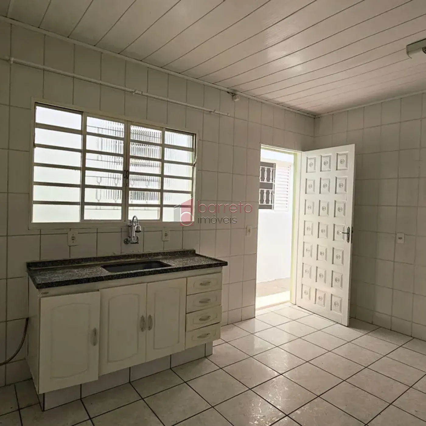 CASA À VENDA PARA USO RESIDENCIAL OU COMERCIAL NO BAIRRO ANHANGABAÚ – JUNDIAÍ/SP