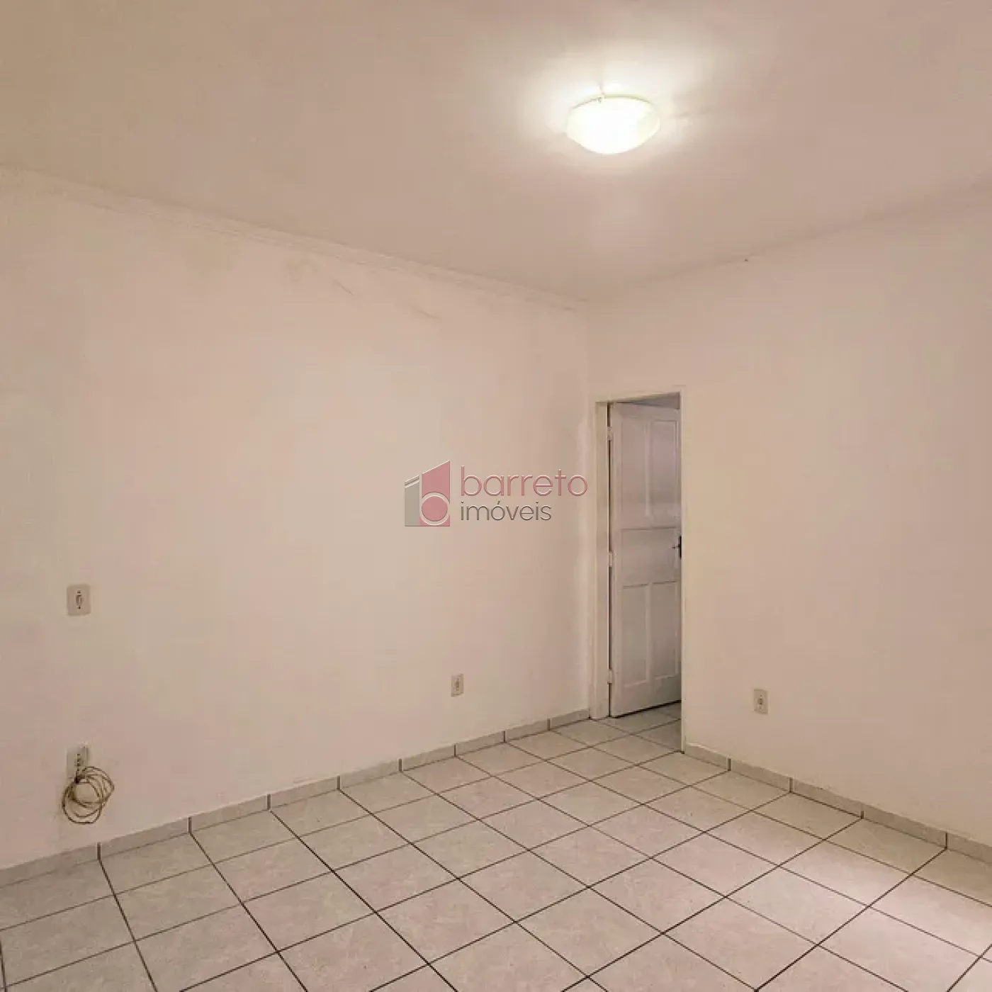 CASA À VENDA PARA USO RESIDENCIAL OU COMERCIAL NO BAIRRO ANHANGABAÚ – JUNDIAÍ/SP