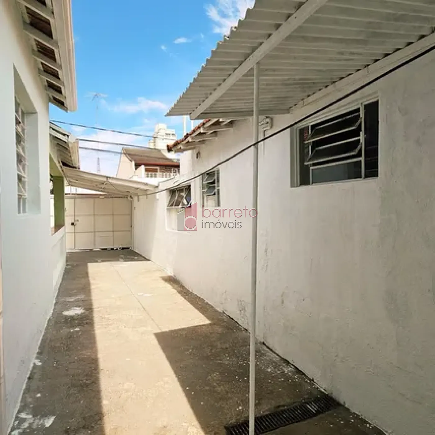 CASA À VENDA PARA USO RESIDENCIAL OU COMERCIAL NO BAIRRO ANHANGABAÚ – JUNDIAÍ/SP