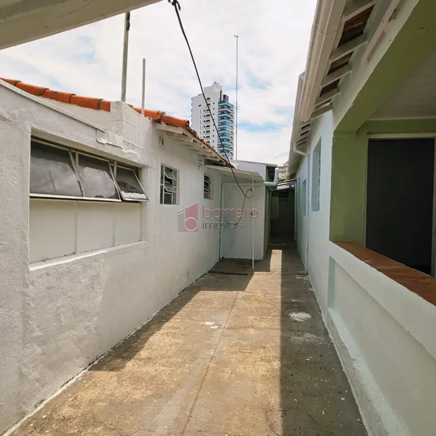 CASA À VENDA PARA USO RESIDENCIAL OU COMERCIAL NO BAIRRO ANHANGABAÚ – JUNDIAÍ/SP