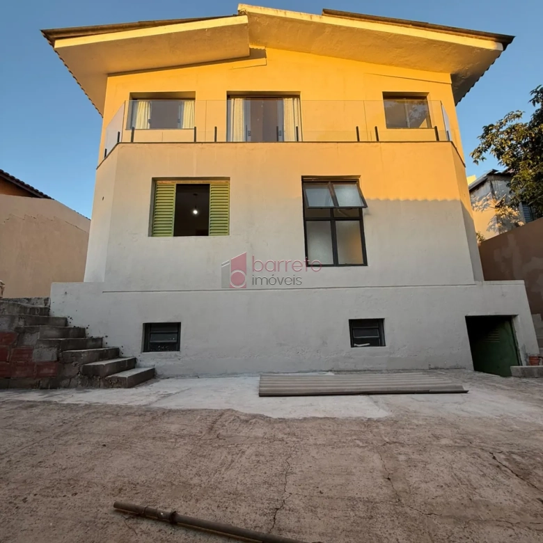 CASA À VENDA NO JARDIM DA SERRA EM JUNDIAÍ/SP