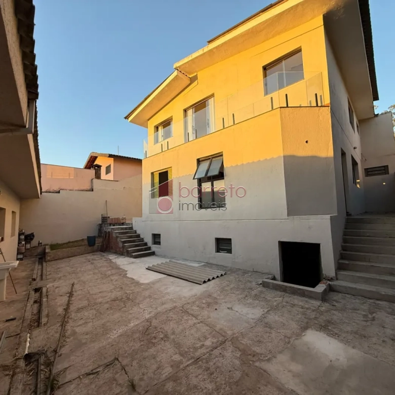 CASA À VENDA NO JARDIM DA SERRA EM JUNDIAÍ/SP