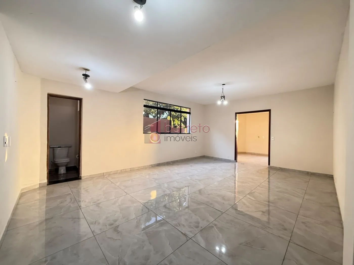 CASA À VENDA NO JARDIM DA SERRA EM JUNDIAÍ/SP