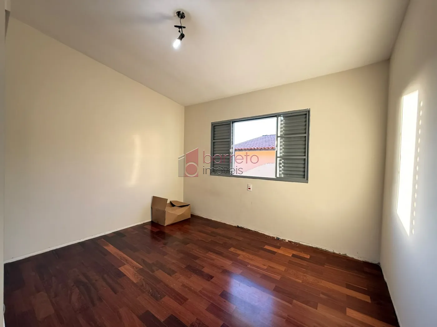 CASA À VENDA NO JARDIM DA SERRA EM JUNDIAÍ/SP
