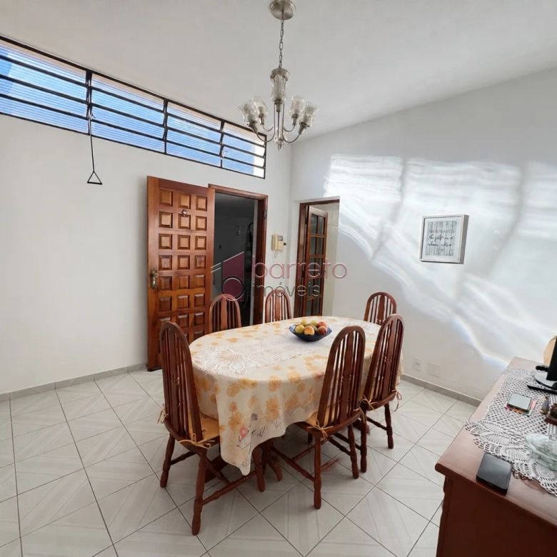 CASA À VENDA – 03 QUARTOS COM EDÍCULA – VILA CAMPOS SALES – JUNDIAÍ/SP